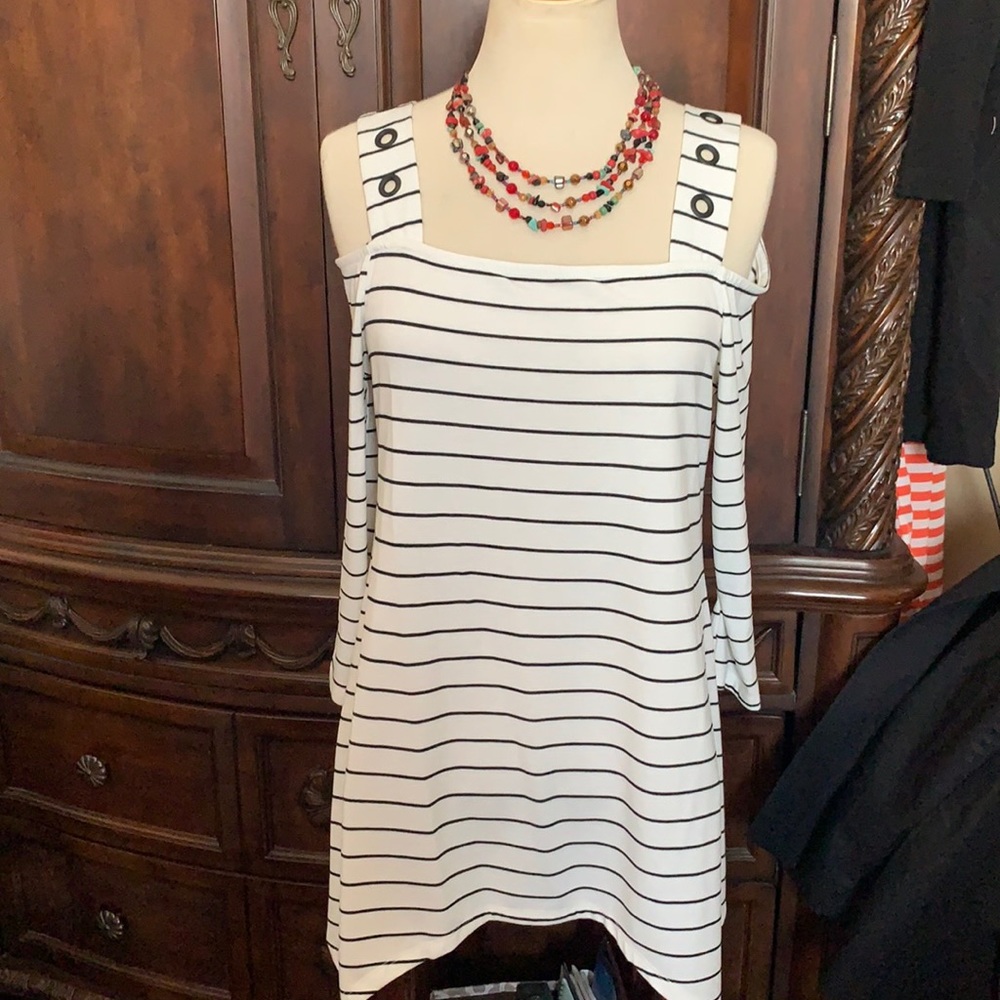 C. Oliver White black striped key hole shoulder sleeves Blouse tunic Medium
